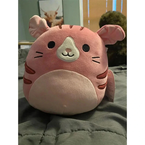 Squishmallows Geraldine Pink Striped Cat 8" Plush Toy - Picture 1 of 4